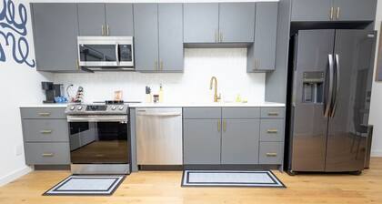 Luxury Townhouse w/Rooftop