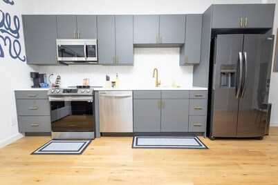 Luxury Townhouse w/Rooftop