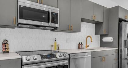 Luxury Townhouse w/Rooftop