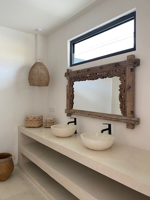 Bathroom - Shanti Villa by Betterplace (Canggu)
