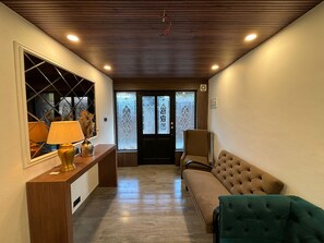 Lobby - The Magnolia Srinagar (Srinagar)