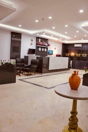 Reception. Seta Park Hotel