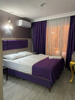 Bàn ủi/dụng cụ ủi quần áo, truy cập Internet không dây miễn phí 