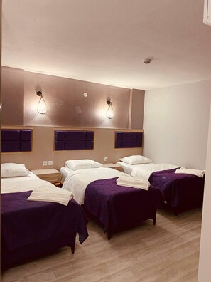 Bügeleisen/Bügelbrett, kostenloses WLAN