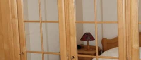 1 bedroom, individually furnished