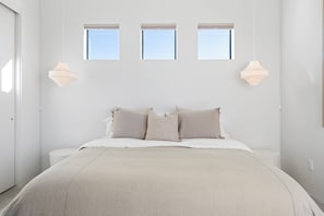 3 bedrooms, iron/ironing board, free WiFi, bed sheets - The Om Temple in Joshua Tree - A Sanctuary to Escape & Heal (Yucca Valley)
