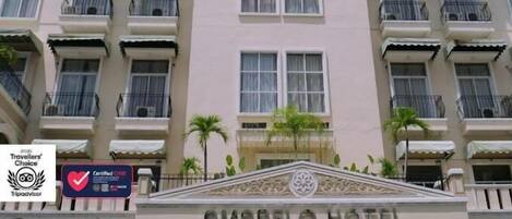 Fachada da propriedade