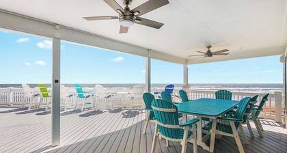 Cala Tortuga Beachfront Elevator, Hot Tub, Great Views