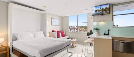 熨斗/熨衫板、Wi-Fi、床單