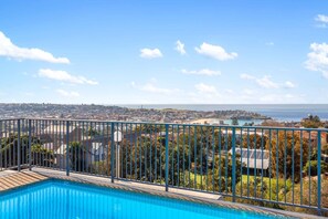 Pool - Bondi Studio Apartment (Bondi)