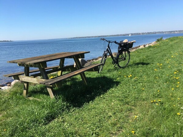 Mobile Home | Outdoor dining - Reinhardt 5 Comfortable Holiday Residence (Broager)