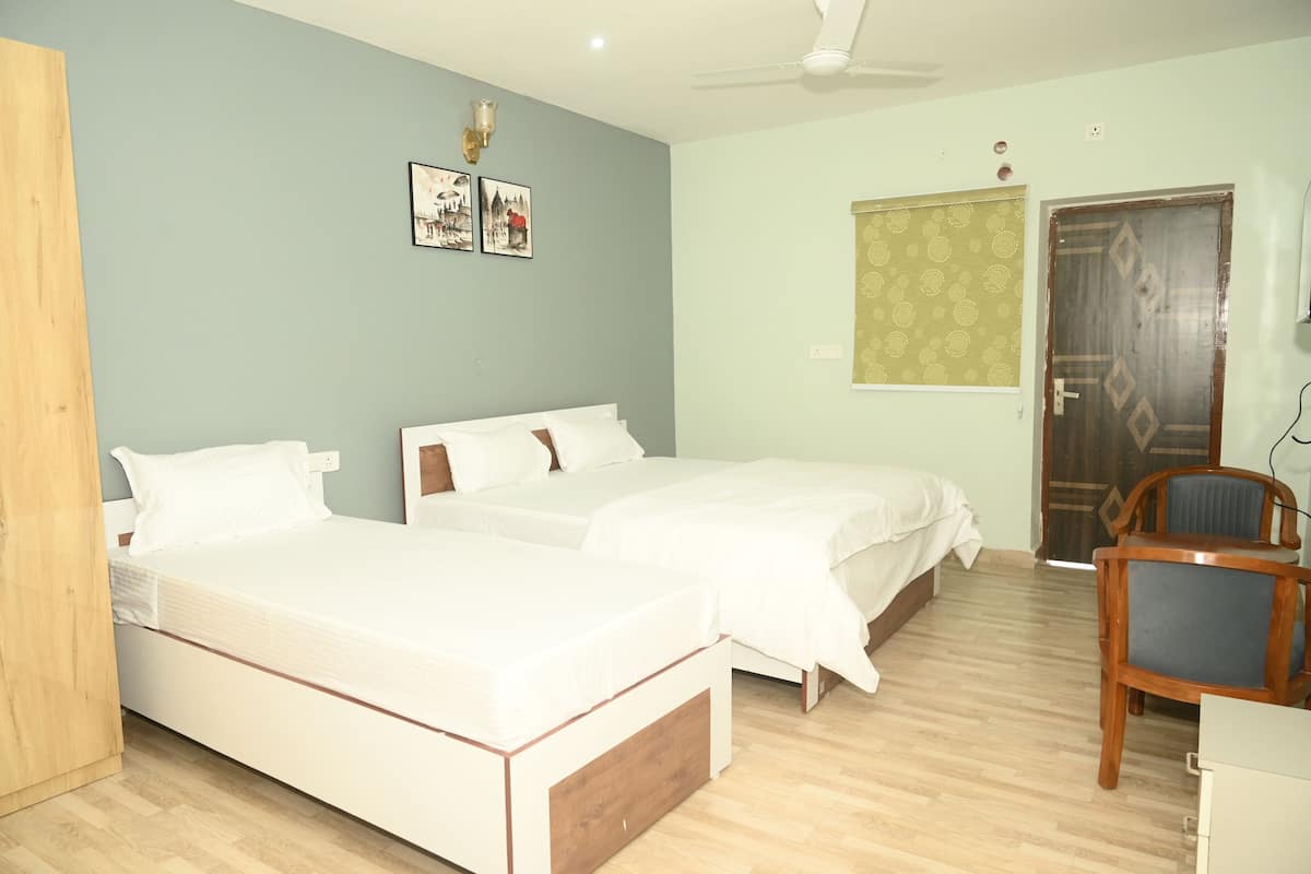 Family Triple Room | Egyptian cotton sheets, premium bedding, down comforters
