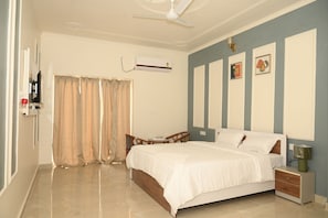 Deluxe Double Room, City View