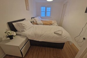 1 makuuhuone, silitysrauta/-lauta, Wi-Fi, vuodevaatteet