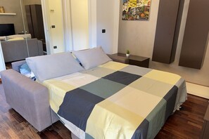 1 bedroom, iron/ironing board, WiFi, bed sheets