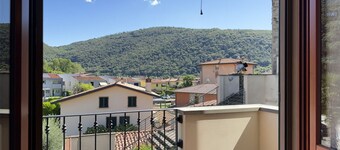 5' from Lake Iseo, Your Oasis of Peace