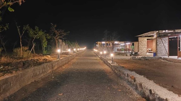Façade de l’hébergement - soirée/nuit