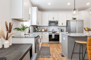 Fridge, microwave, oven, stovetop - Dog-Friendly Apt with Fenced Yard in Richmond, VA! (Richmond)