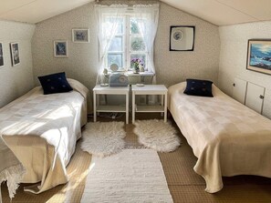 House | 3 bedrooms, individually furnished - 7 Person Holiday Home in Lottorp (Löttorp)