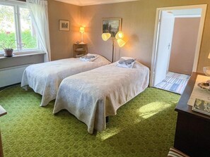 3 habitaciones y muebles diferentes