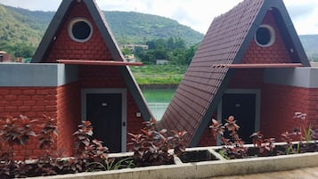 Deluxe Cottage | Prémium ágynemű, memóriahabos ágy és íróasztal