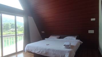 Deluxe Cottage | Premium bedding, memory-foam beds, desk, laptop workspace
