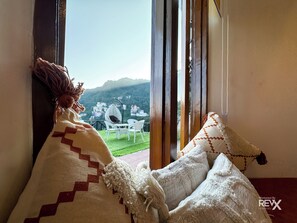 Standard Double Room, Mountain View | Balcony view - Hotel Wraveler Inn Mussorrie (Dehradun)