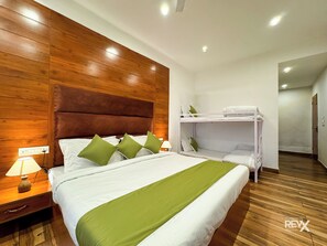 Free WiFi, bed sheets - Hotel Wraveler Inn Mussorrie (Dehradun)