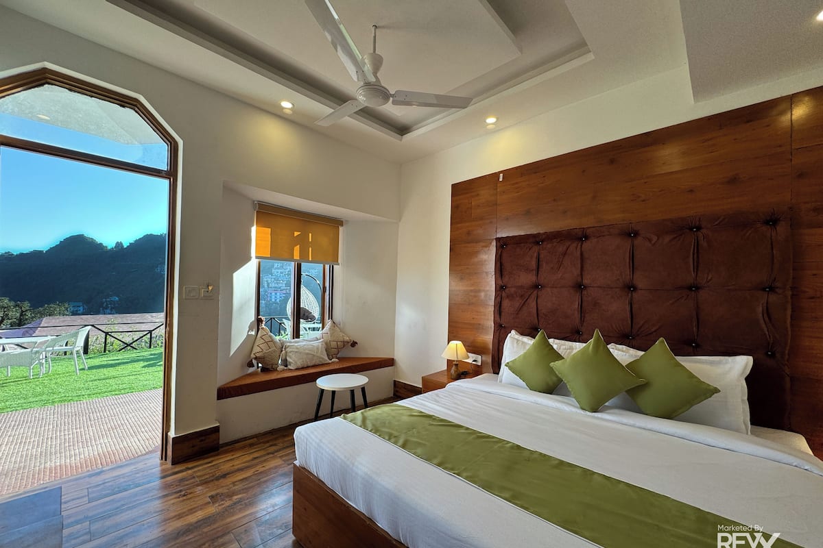 Standard Double Room, Mountain View | Free WiFi, bed sheets
