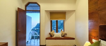 Hotel Wraveler Inn Mussorrie