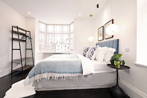 3 bedrooms, iron/ironing board, WiFi, bed sheets - Spacious 3BR • 2 Ensuites • Near Hyde Park (London)