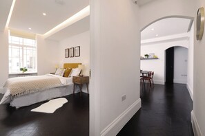 3 chambres, fer et planche à repasser, Wi-Fi, draps fournis