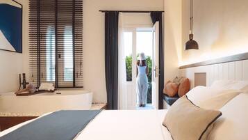 Luxury Room | Desk, laptop workspace, free WiFi