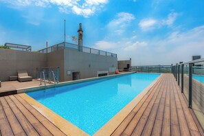 Outdoor pool - Bluesky Avalon Saigon Center Luxury (Ho Chi Minh City)