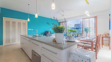 Royal Suite, 3 Bedrooms, Club lounge access, City View | 3 bedrooms, premium bedding, down duvets, Select Comfort beds