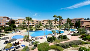 Pool - Holiday * Pool | Jacuzzi * 300m to Beach & Harbor (Paphos)