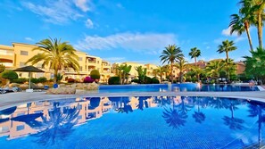 Pool - Holiday * Pool | Jacuzzi * 300m to Beach & Harbor (Paphos)