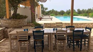 Mobile Home | Dining
