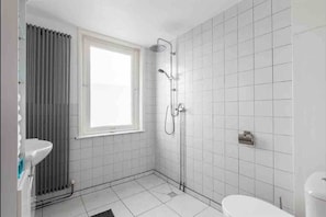 Bathroom - Nice Spacious House Near Amsterdam And Schiphol (Zwanenburg)
