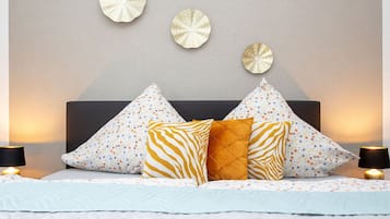 Mobil Karavan | 1 kamar tidur dan dilengkapi dengan perabotan berbeda-beda