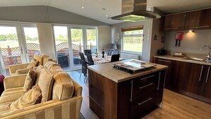 Smart TV, fireplace - Relax at our Lodge in the Cheshire Countryside (Congleton)