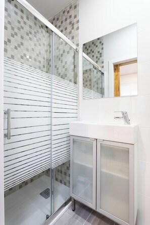 Double Room, City View | Bathroom - SERENDIPITY F.M (Icod de los Vinos)