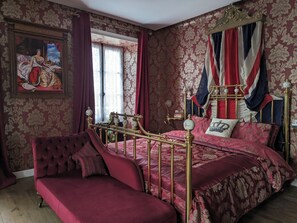 7 soverom, strykejern/-brett, reiseseng for barn og wi-fi (inkludert)