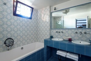Hair dryer, towels, soap, shampoo - Navona Prestige Residence (Roma)