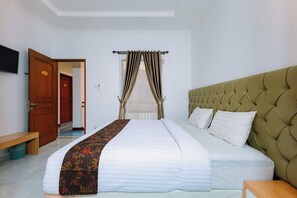 Standard Double Room | Soundproofing, free WiFi - Puri Sidikan Inn (Yogyakarta)