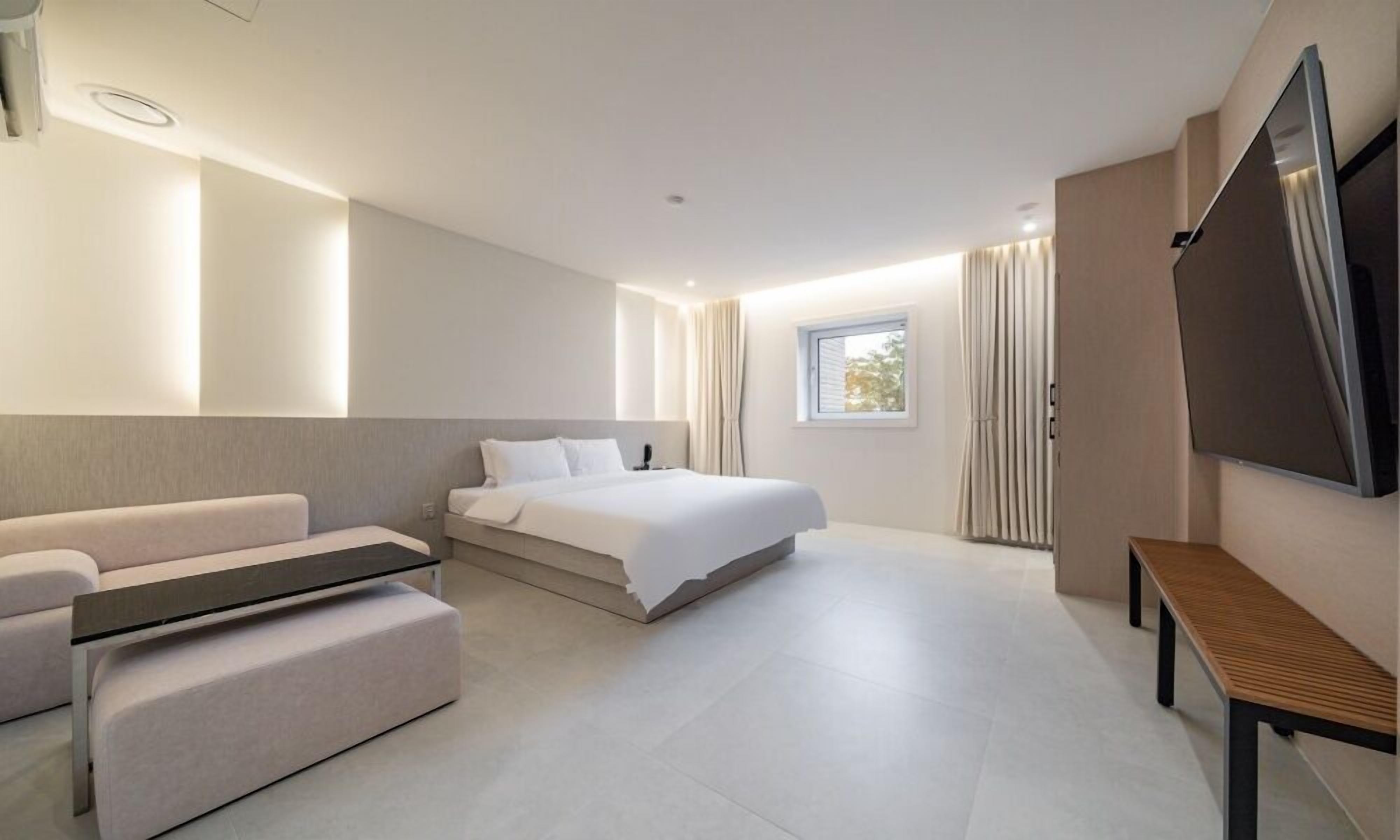 بديكورات فريدة لكل غرفة وطراز فريد لكل وحدة وواي فاي مجانًا