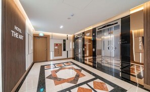 Elevator - HOTEL THE ART UIWANG (Uiwang)