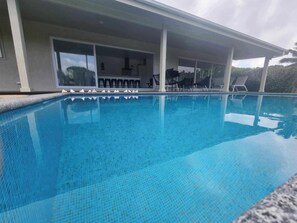 Utomhuspool