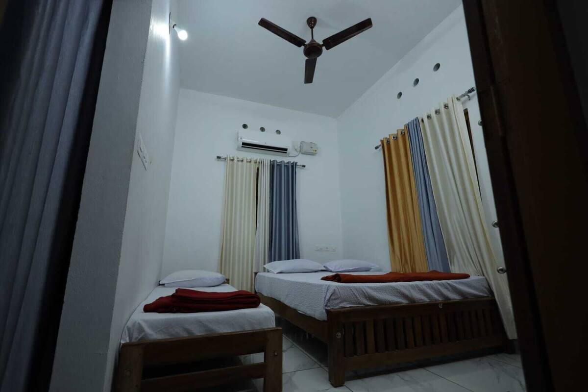 Kamar Double atau Twin Mewah | Seprai premium, bantalan ekstra lembut, kedap suara, dan Wi-Fi gratis