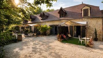 Deluxe Double Room, Hot Tub, Garden View | Terrace/patio